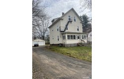 295 Chamberlain Highway, Meriden, CT 06451