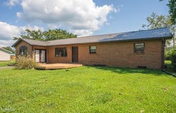211 Chestnut Road, Speedwell, TN 37870
