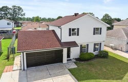 2460 PAIGE JANETTE Drive, Harvey, LA 70058