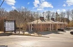 425 E CROSSVILLE Road #E-111, Roswell, GA 30075