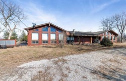 8046 Southpoint Drive, Camden, MO 64017