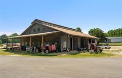 451 Mill St, Centreville, AL 35042