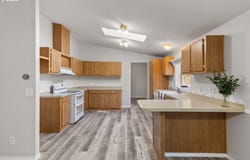 20191 HIGHWAY 42, MyrtlePoint, OR 97458