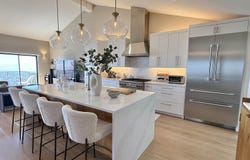 8 Starview Dr, Oakland, CA 94618