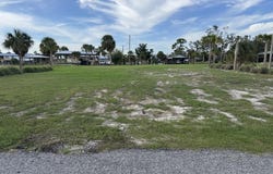 84 W 4th Ave, Horseshoe Beach, FL 32648