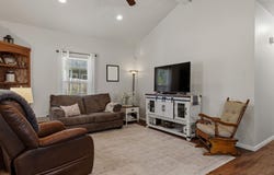 382 S Center St, Gladewater, TX 75647
