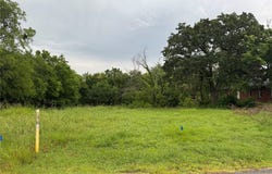 509 E Shepherd Street, Denison, TX 75021