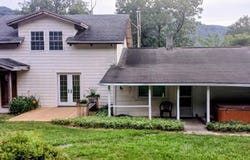 23 Pine Ln, Hinton, WV 25951