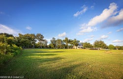 Seashore Avenue, Ocean Springs, MS 39564