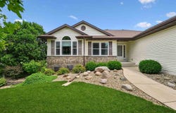 452 Sunset Drive, Fairfax, IA 52228