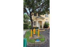 6918 NW 177th St, Hialeah, FL 33015