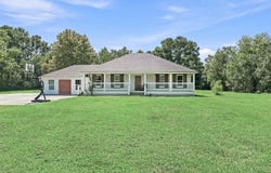 2904 Garrison Ln, Orange, TX 77630