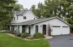 2472 W Red Oak Rd, FREEPORT, IL 61032