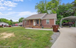 320 W Walnut St, Madisonville, TN 37354