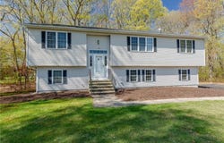 136 Hope Hill Terrace, Cranston, RI 02921