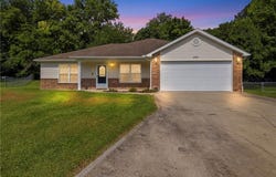 392 Hazelwood Drive, Warrensburg, MO 64093