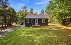 384 N Brookfield Rd, Oakham, MA 01068