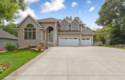 13985 42nd Avenue N, Plymouth, MN 55446