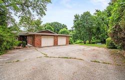 11806 E 39th Street S, Independence, MO 64052