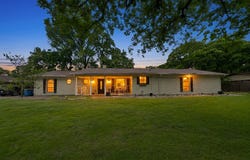 126 Oak Lane, Burleson, TX 76028