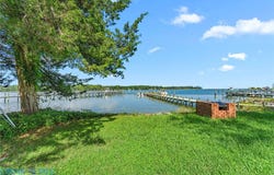 2087 Ditchley Road, Kilmarnock, VA 22482