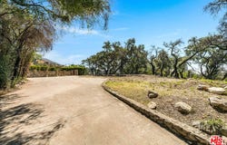 3172 Rubio Canyon Rd, Altadena, CA 91001