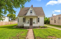 329 E 2nd Street, Fremont, NE 68025