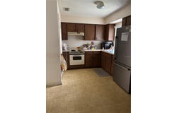 1615 BLOSSOM Circle E, LAKELAND, FL 33805