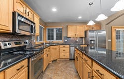 4013 E BENVALLEY Drive, APPLETON, WI 54913-9375