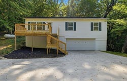 2456 Apple Valley Drive, Howard, OH 43028