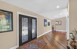 28016 Whitestone Ct, Hayward, CA 94542