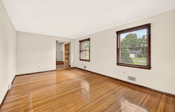 16 Golf Stream Dr, Penfield, NY 14526