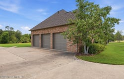 553 Twin Cedars Drive, Madison, MS 39110