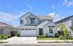 3098 Mulholland Dr, Lathrop, CA 95330