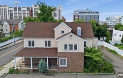 15 Wallington Avenue, Wallington, NJ 07057