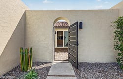 5621 N PALACIO Place, Phoenix, AZ 85014