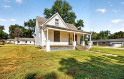 939 N Lynn Street, Nevada, MO 64772