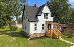 245 E Maryland Avenue, Sebring, OH 44672