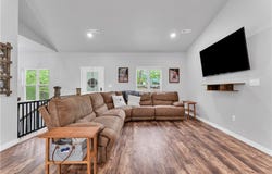 24 Flint Lane, Washburn, MO 65772