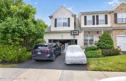 142 Willow Drive, Easton, PA 18045