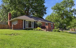 921 Glen Haven Circle, Liberty, MO 64068