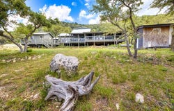 574 N Saddle Mountain Dr, Leakey, TX 78873