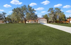 48 Grey Fox, Poteet, TX 78065