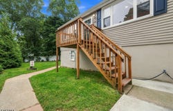544 Brooklyn Mountain Rd, Hopatcong Boro, NJ 07843-1272