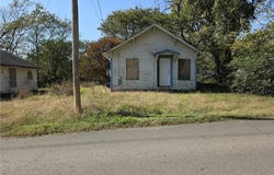604-606 S 5th ST, Paris, AR 72855