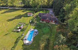 80 DEAD END Road, LITITZ, PA 17543