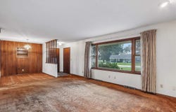 609 E Hickory St., Riverside, IA 52327