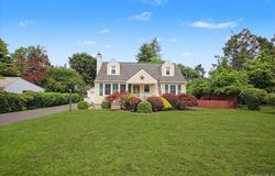 9 Mansion Drive, Hyde Park, NY 12538