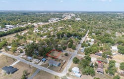 220 Daisy Ave, Luling, TX 78648