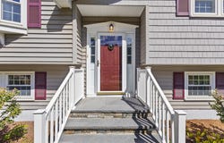 8 Roaen Dr, Chelmsford, MA 01863